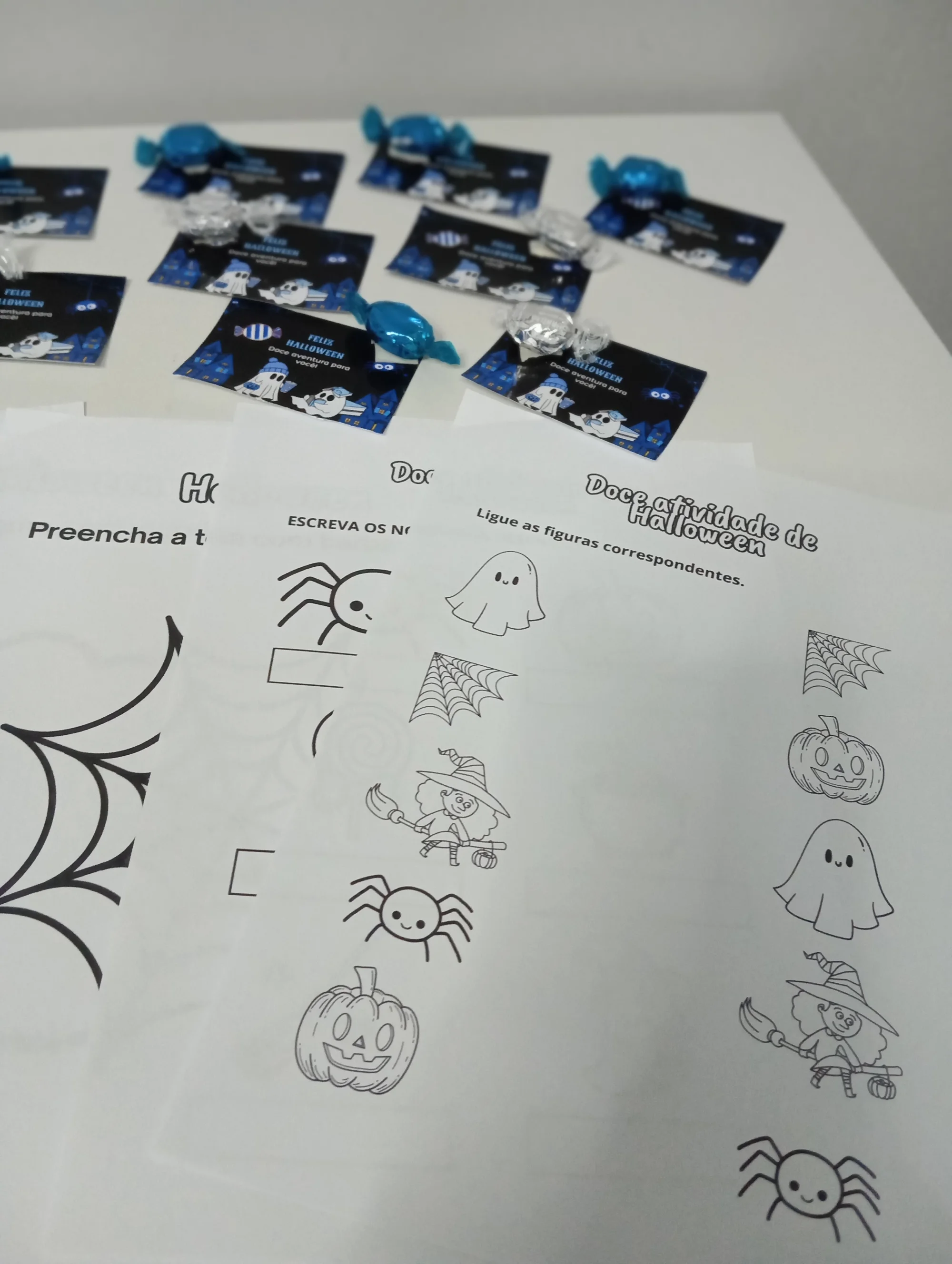 Imagem da galeria 2 de Painel de Halloween – Doces ou Travessuras para Escola