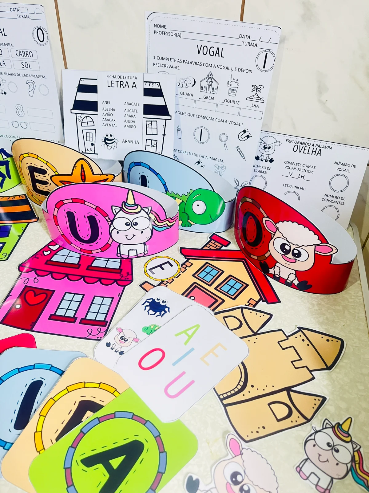 Imagem da galeria 1 de Casinha das Vogais – Material Pedagógico