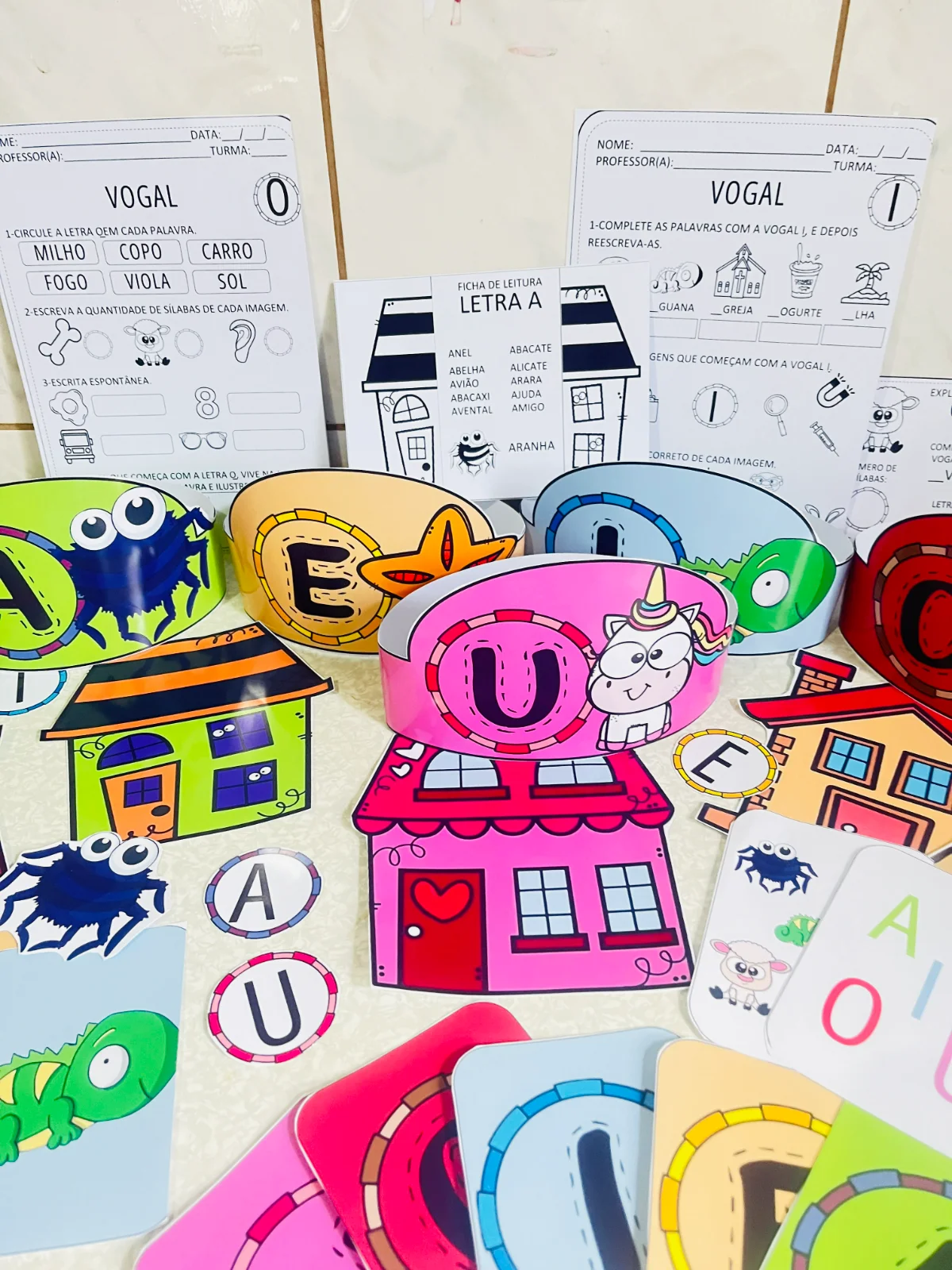 Imagem da galeria 2 de Casinha das Vogais – Material Pedagógico