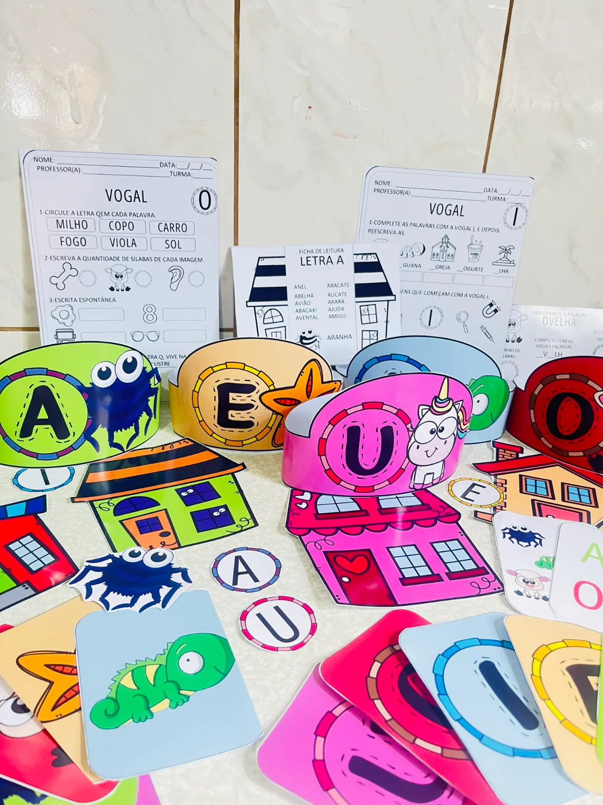 Imagem da galeria 3 de Casinha das Vogais – Material Pedagógico