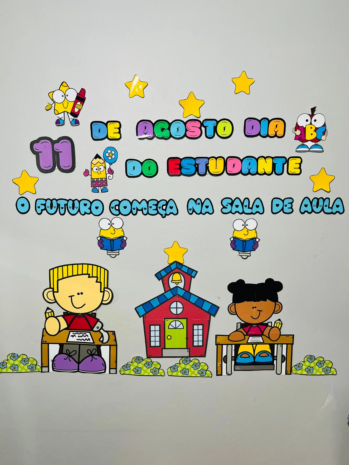 Capa de Painel Dia do Estudante – PDF para Imprimir