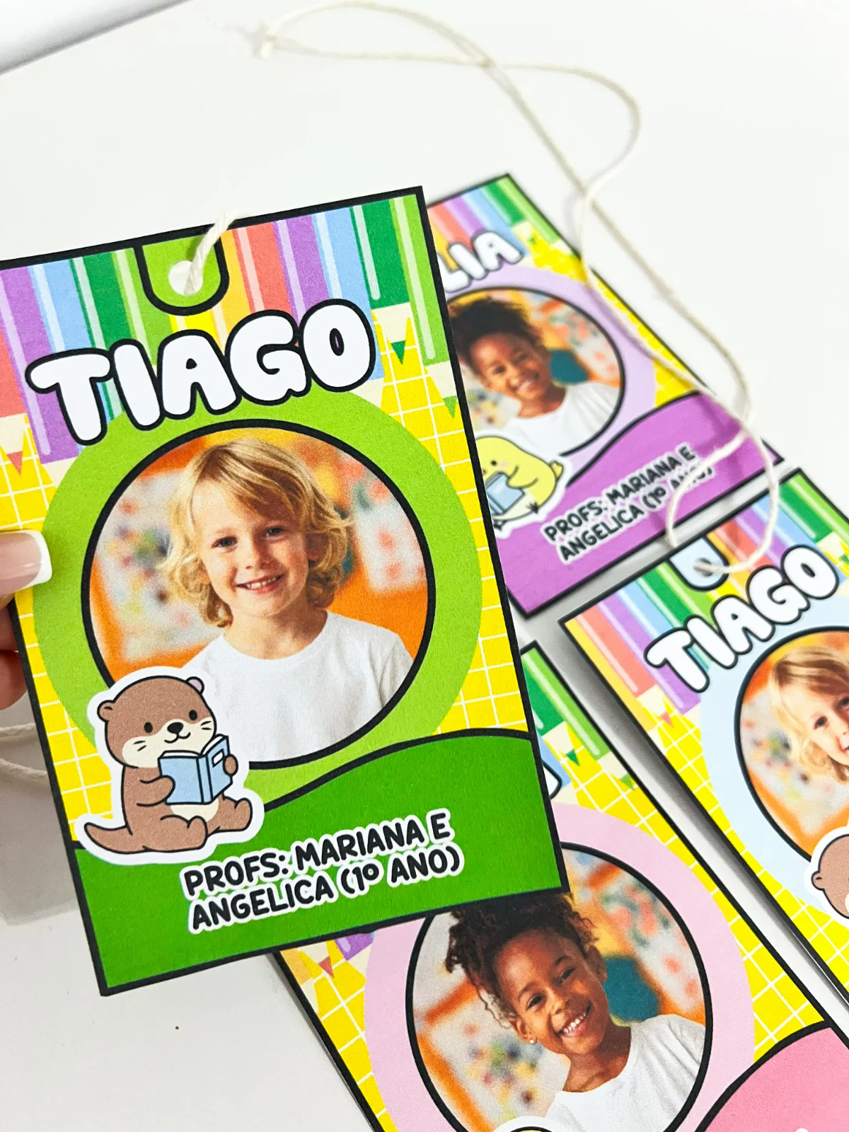 Imagem da galeria 2 de Crachás de Pescoço Editáveis – Material Pedagógico