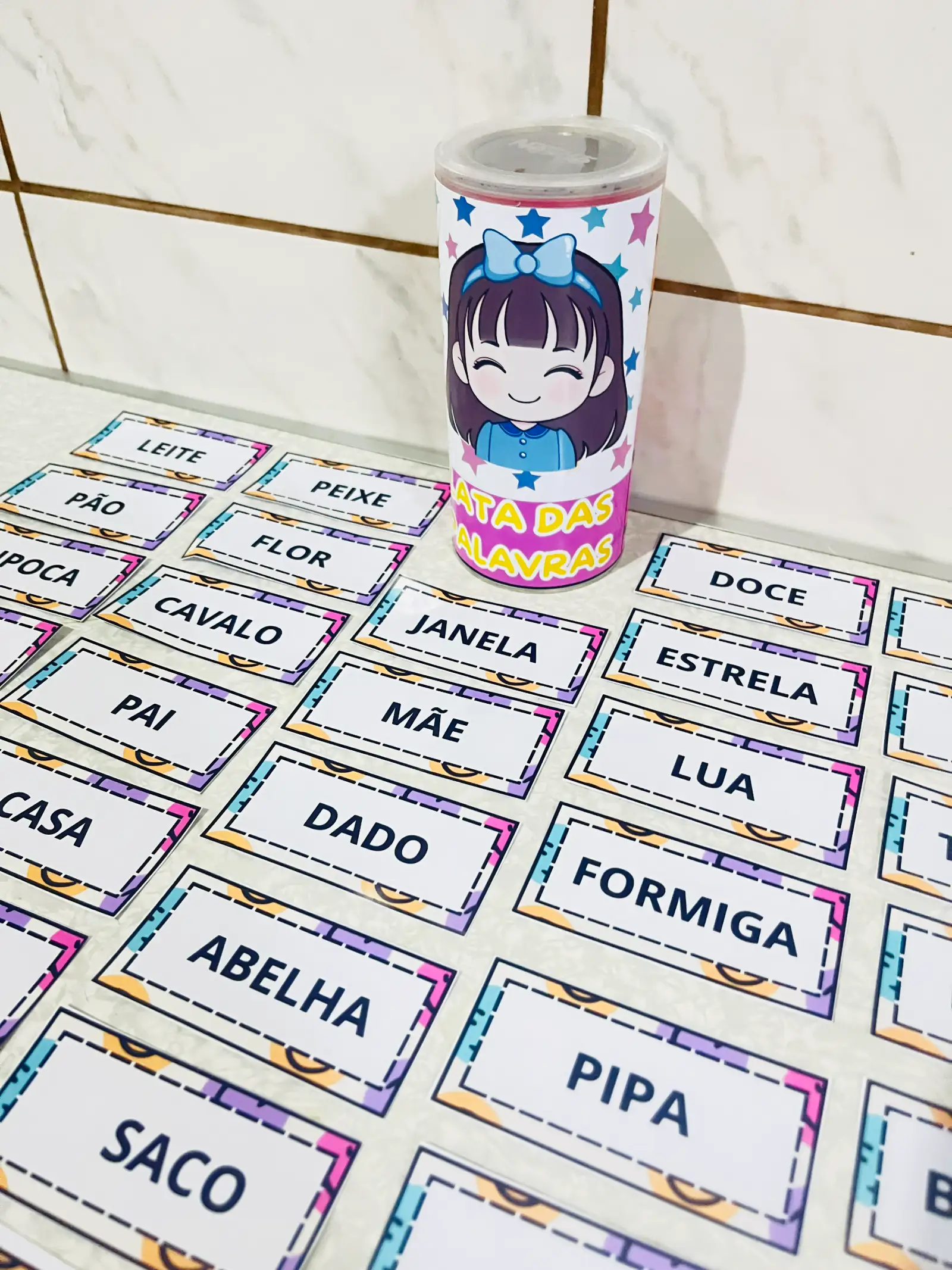 Imagem da galeria 2 de Lata das palavras – PDF para Imprimir | Alfabetização