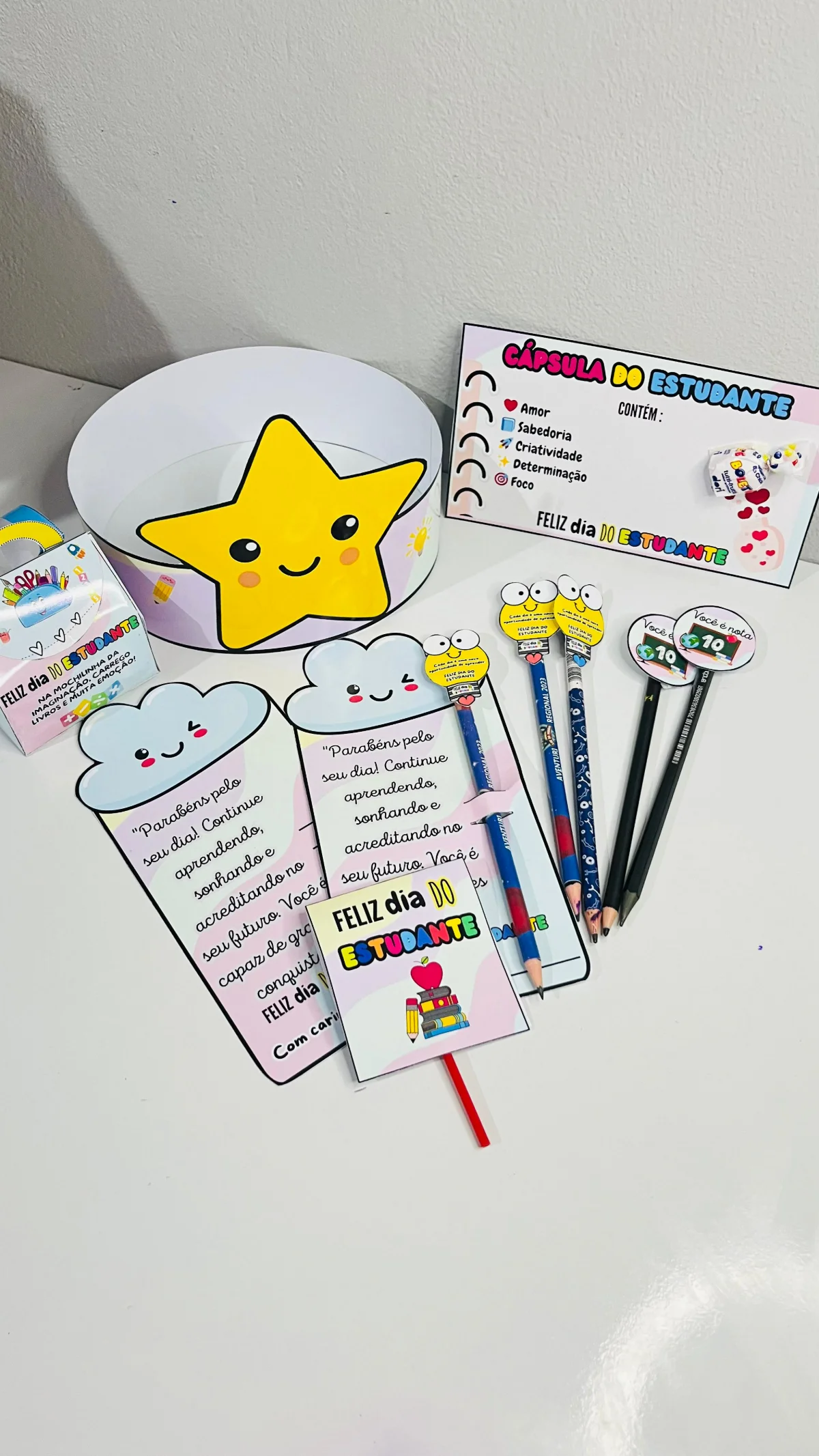 Capa de Kit Lembrancinha Dia do Estudante – PDF para Imprimir