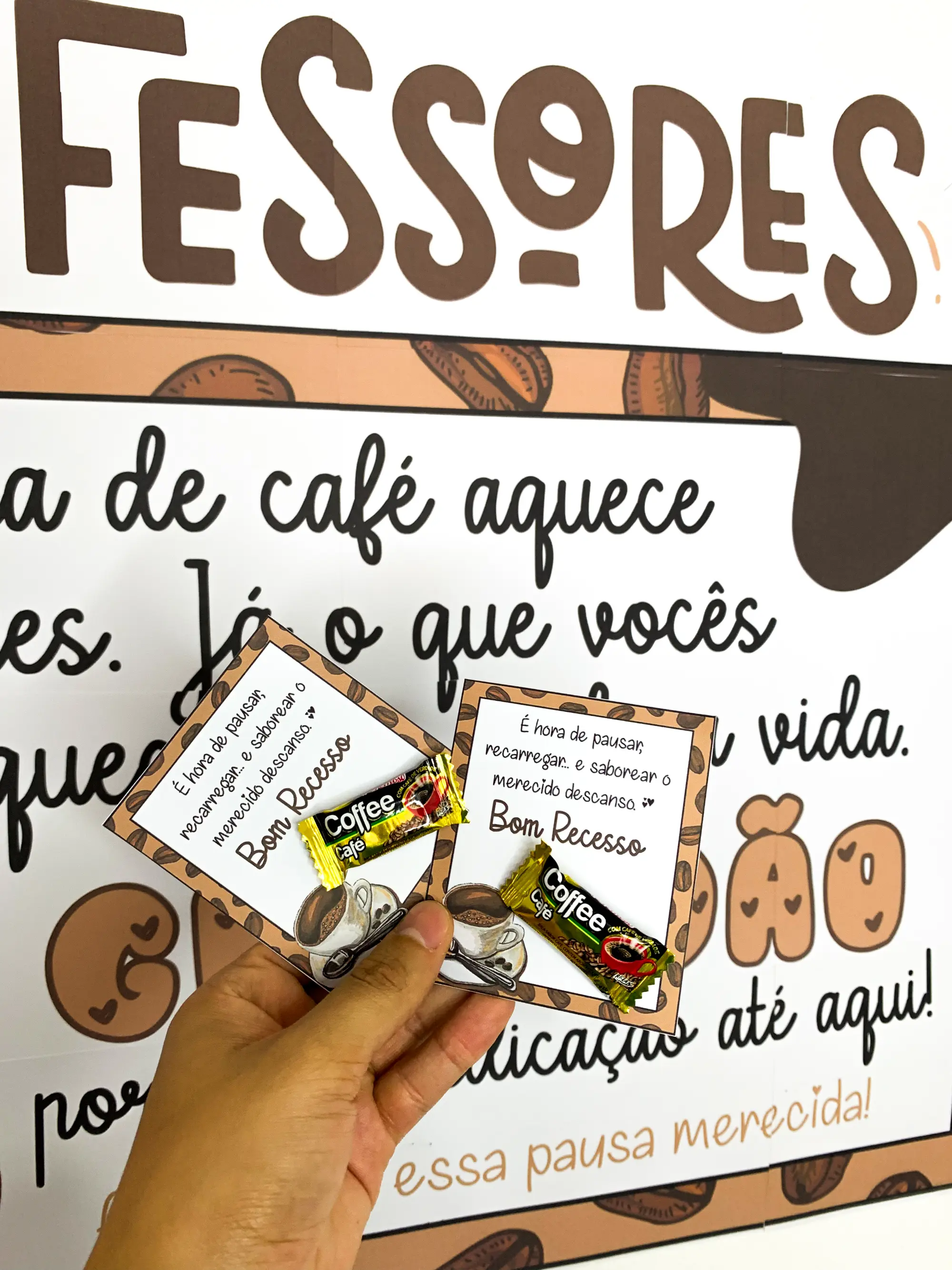 Imagem da galeria 1 de Painel para Professores – Mural de Reconhecimento e Acolhimento