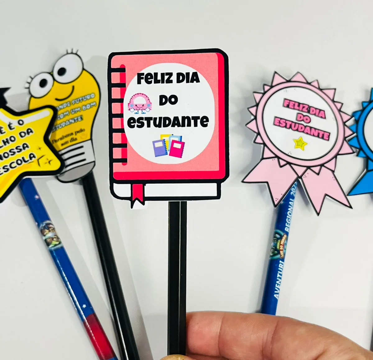 Imagem da galeria 1 de Ponteiras Dia do Estudante – PDF para Imprimir