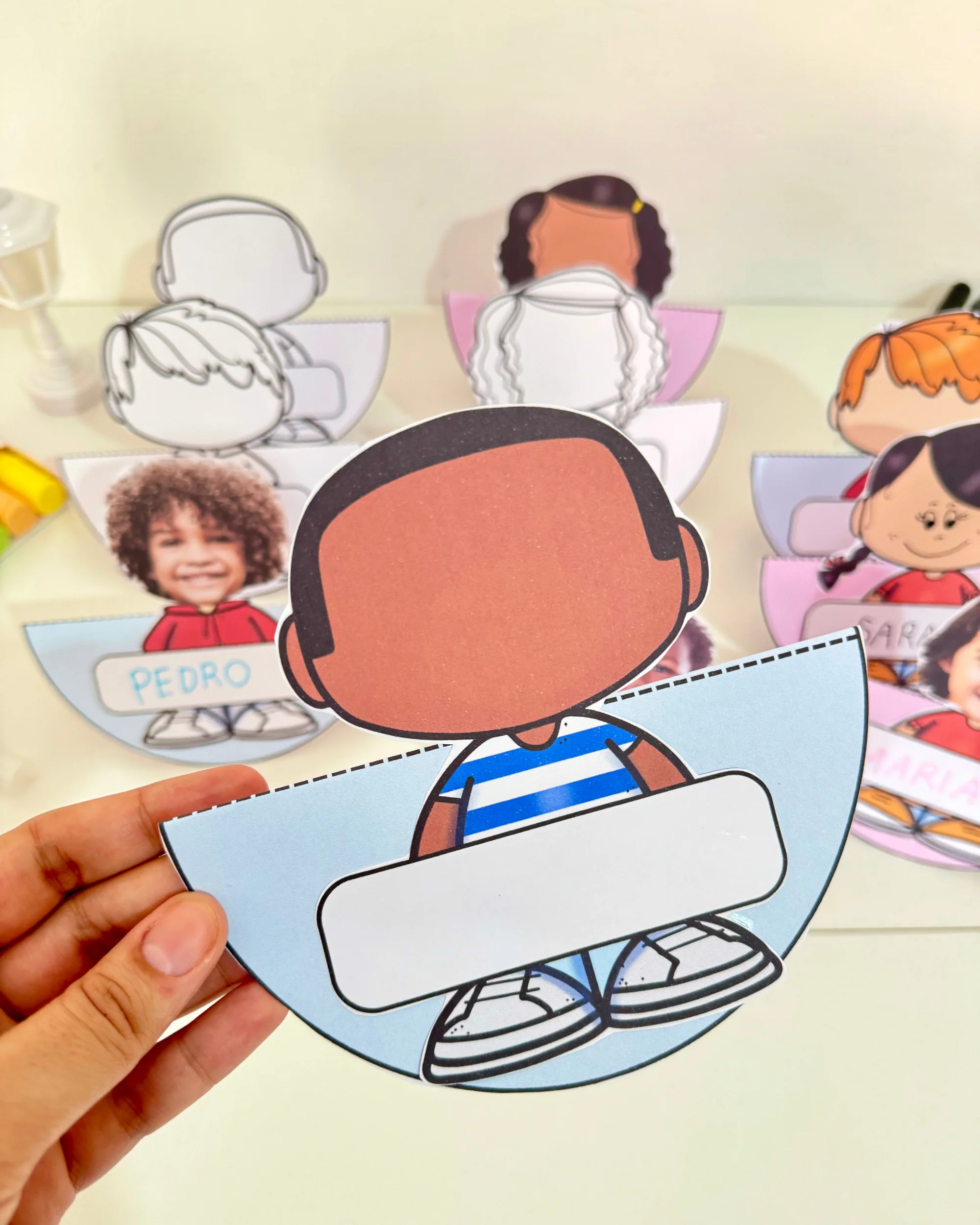 Imagem da galeria 2 de Crachá de Mesa Dançante para Educação Infantil