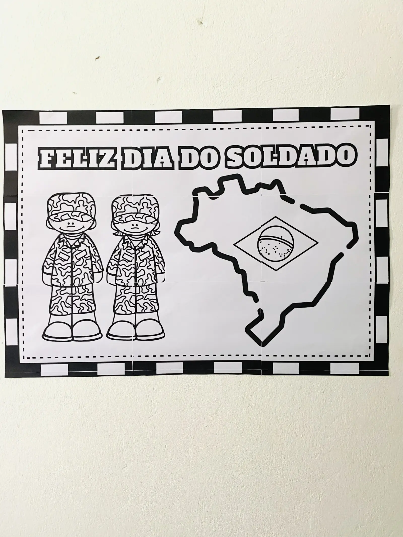 Imagem da galeria 1 de Painel para Pintura Coletiva — Dia do Soldado