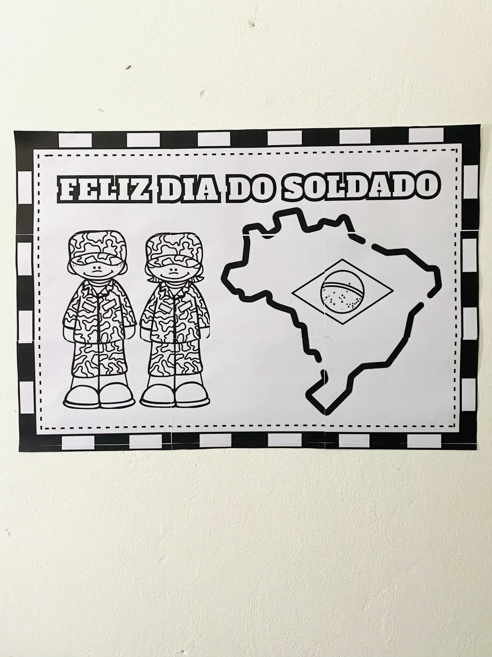 Imagem da galeria 2 de Painel para Pintura Coletiva — Dia do Soldado