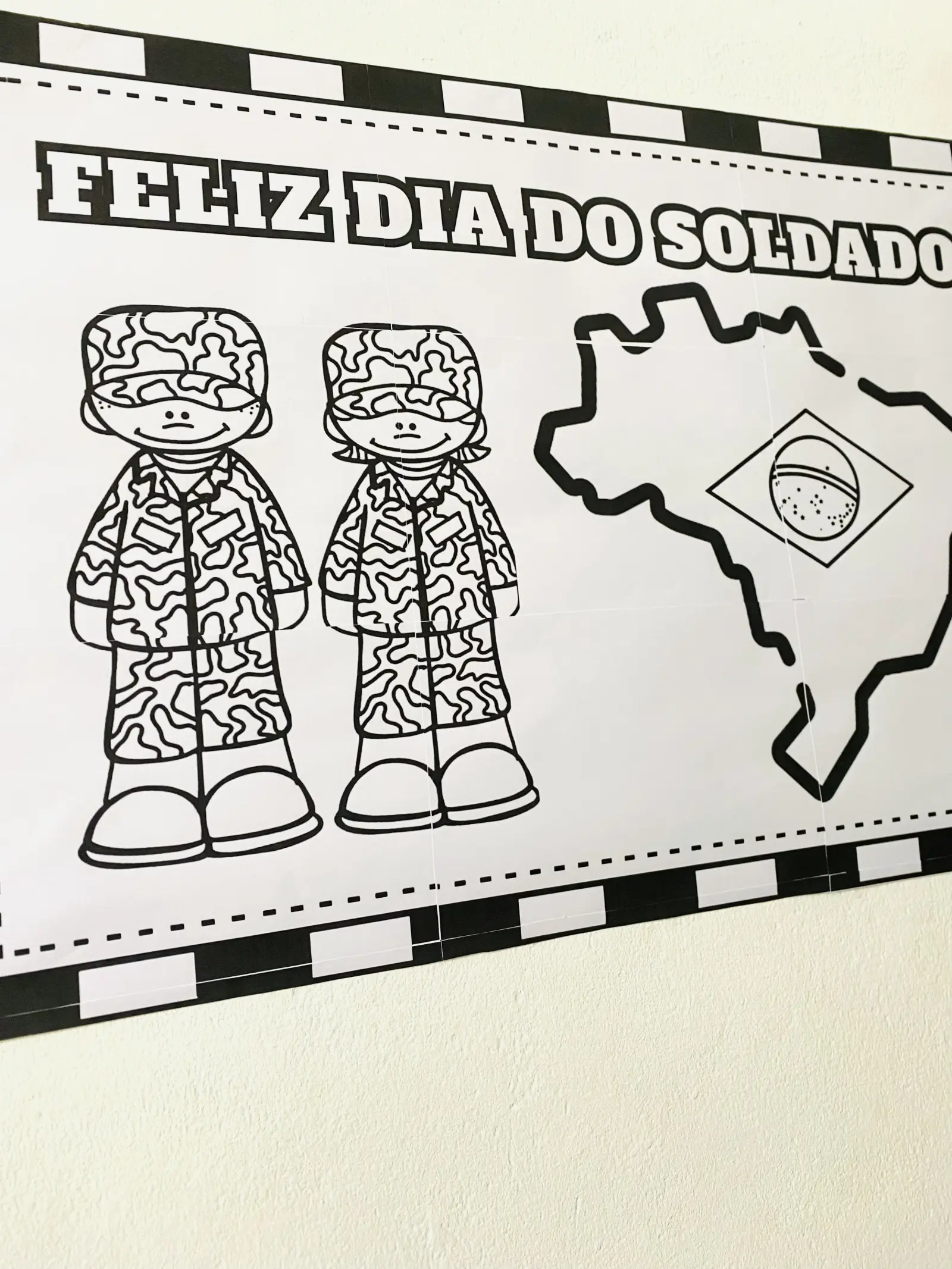 Imagem da galeria 3 de Painel para Pintura Coletiva — Dia do Soldado