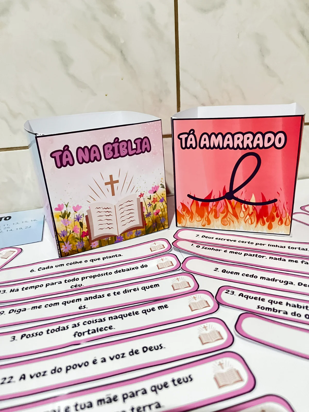 Capa de Jogo Tá na Bíblia ou Tá Amarrado? O Jogo Divertido para Ensinar a
