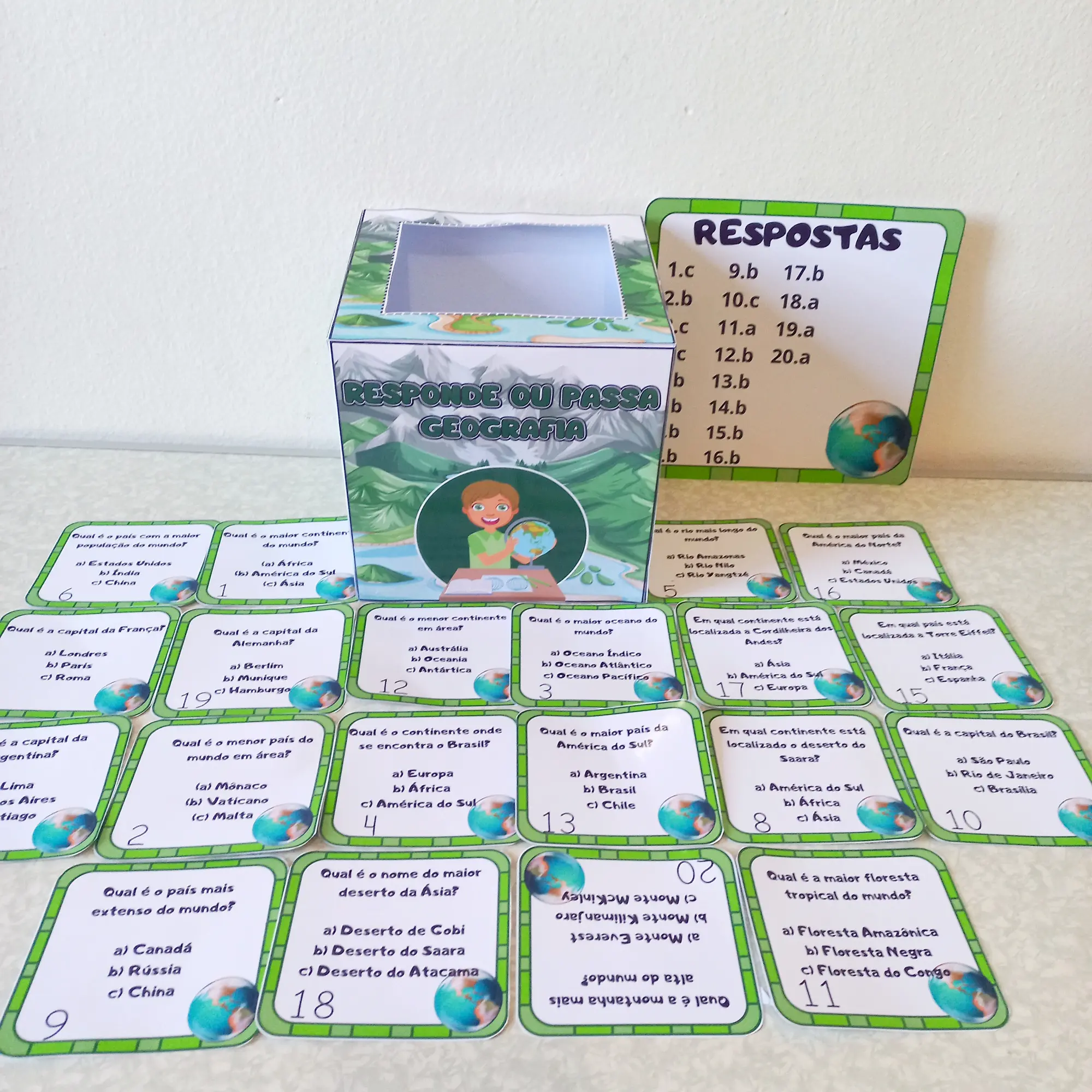 Capa de Responde ou Passa: Geografia – PDF para Imprimir
