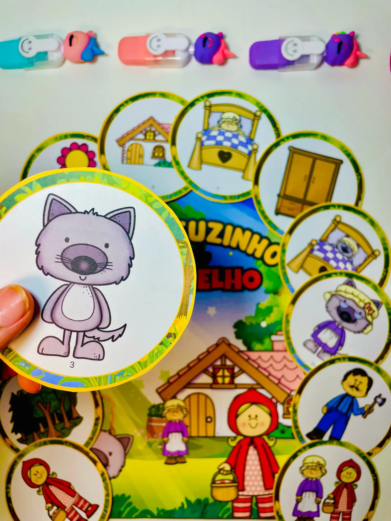 Imagem da galeria 1 de LUVA DE HISTÓRIA: CHAPEUZINHO VERMELHO | Educação Infantil