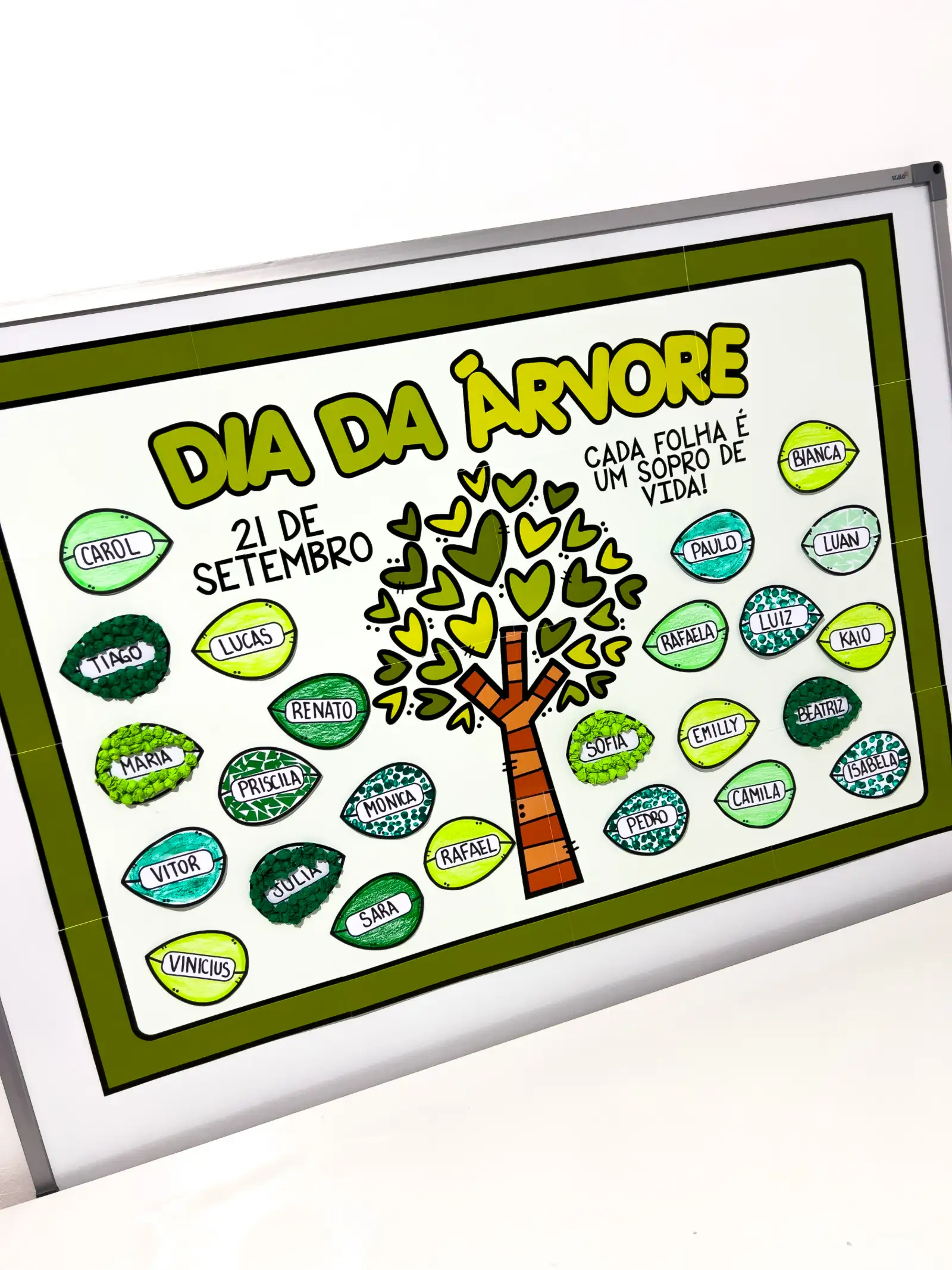 Imagem da galeria 1 de Cartaz colaborativo para o Dia da Árvore