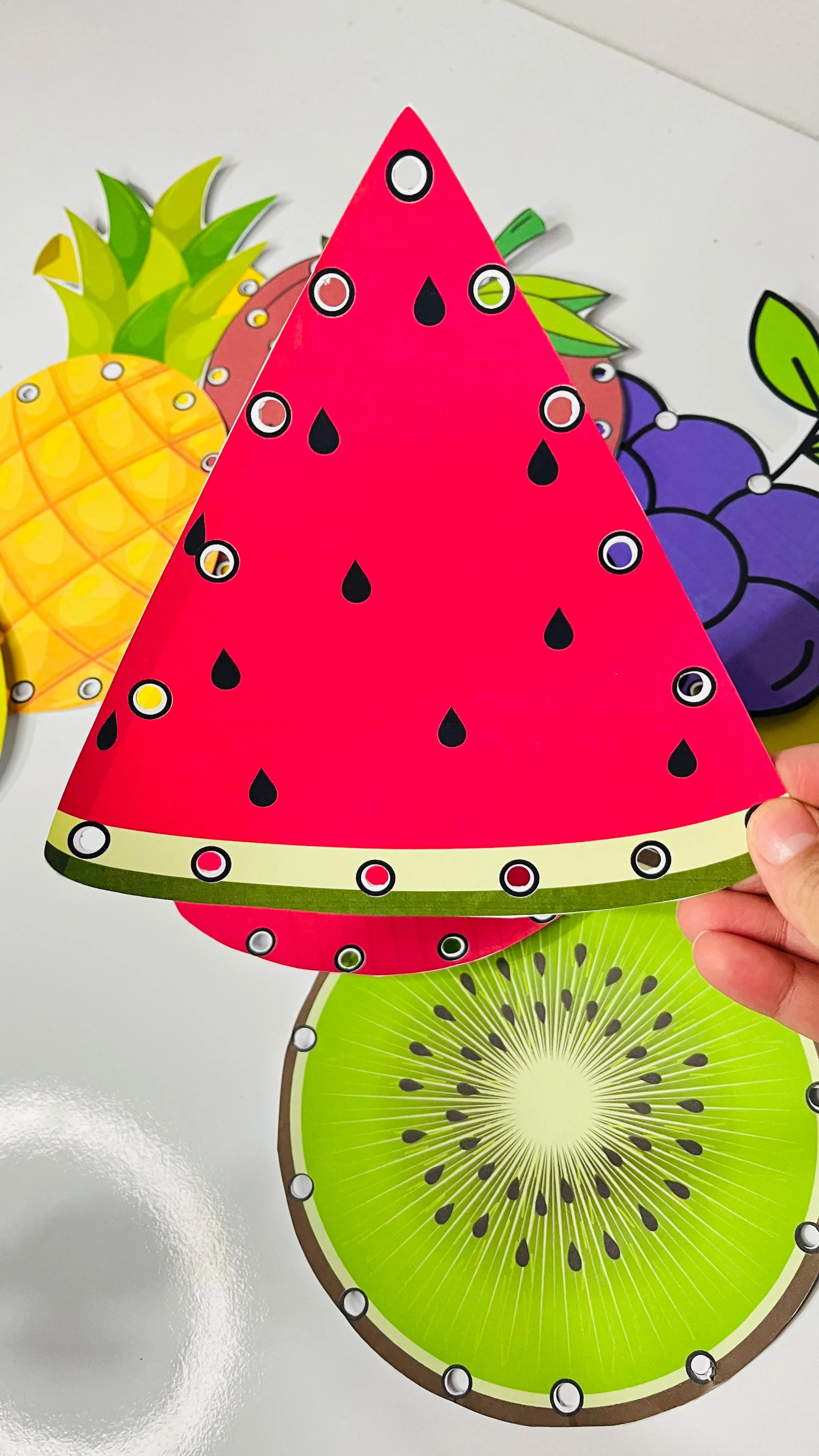 Imagem da galeria 1 de Alinhavos das frutas – Material Pedagógico