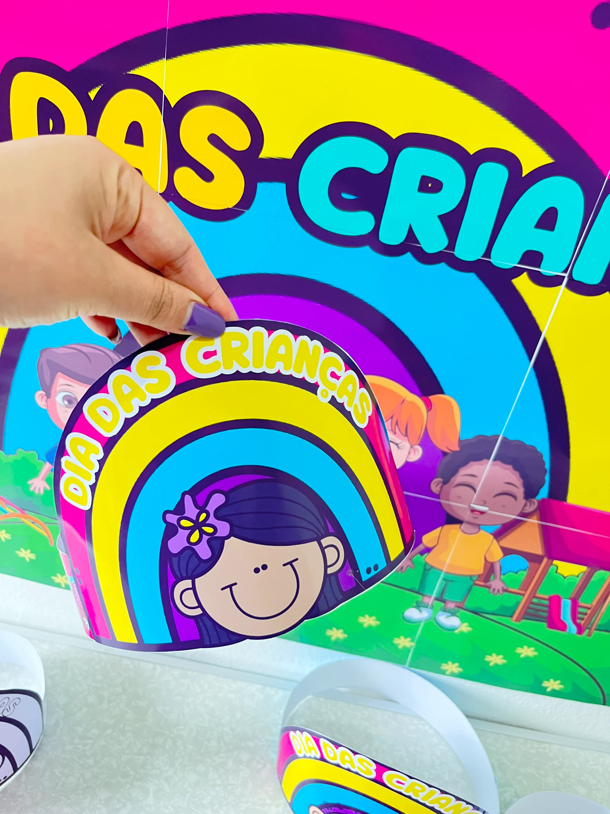 Imagem da galeria 3 de Painel Dia das Crianças Arco-Íris com Lembrancinhas para Imprimir