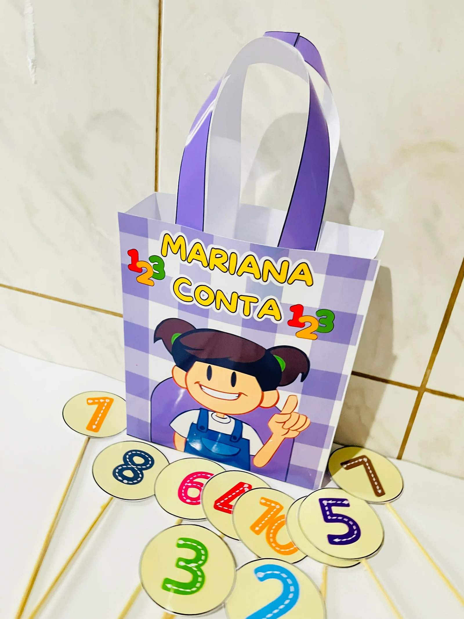 Imagem da galeria 1 de Sacola Teatral — Mariana Conta 1 – PDF para Imprimir