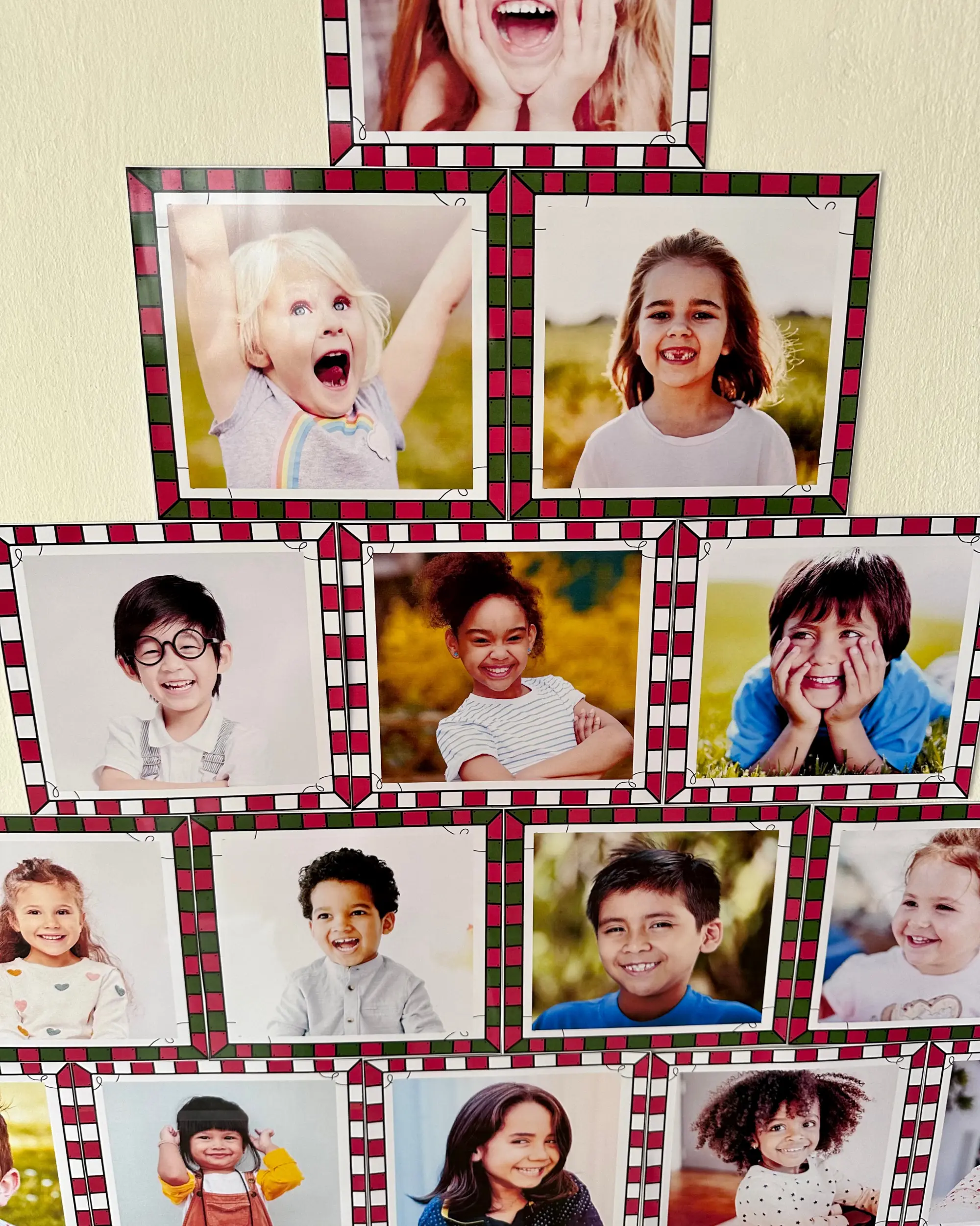 Imagem da galeria 1 de Mural Árvore de Natal para Imprimir – Decoração Escolar Colaborativa