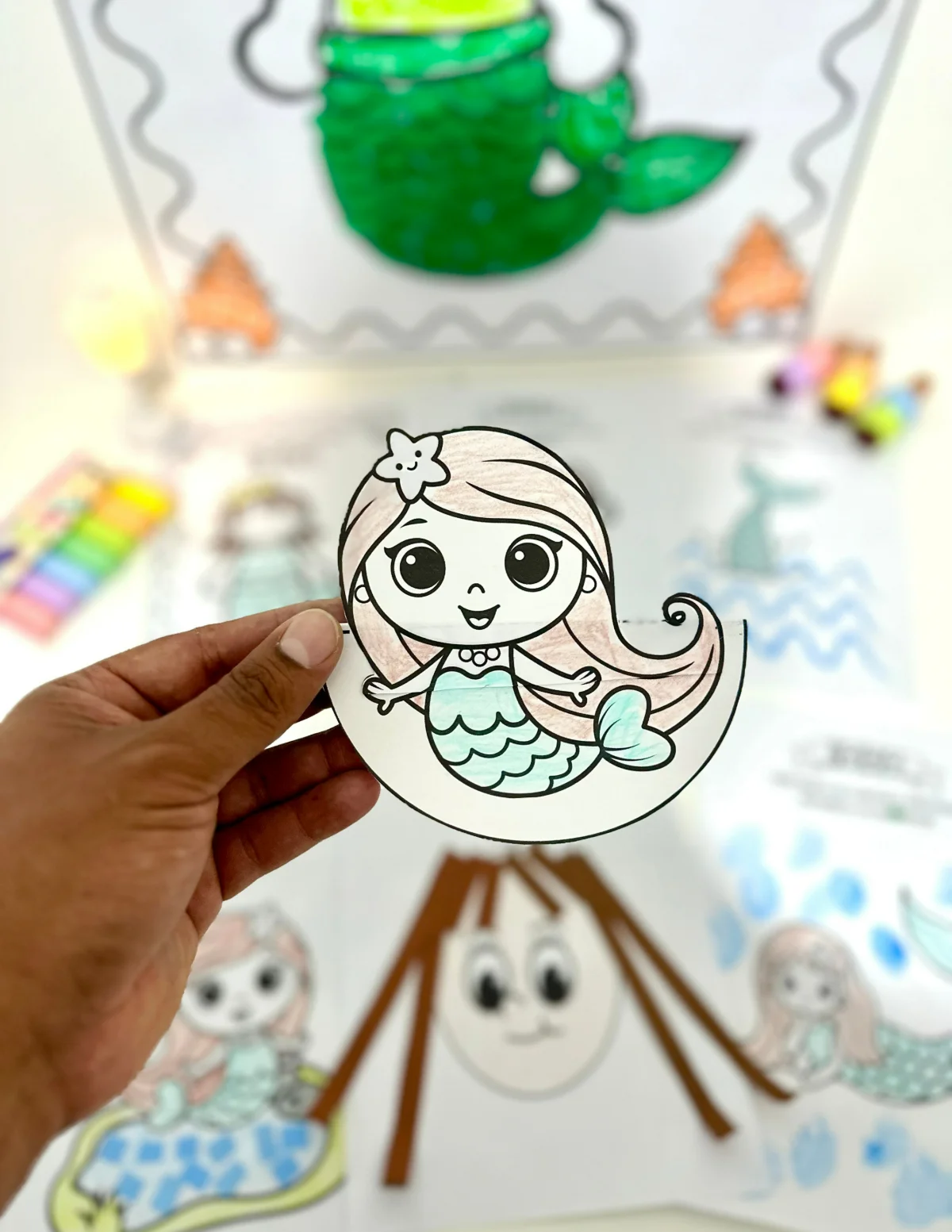 Imagem da galeria 3 de Kit de cartaz colaborativo e atividades de artes – Iara