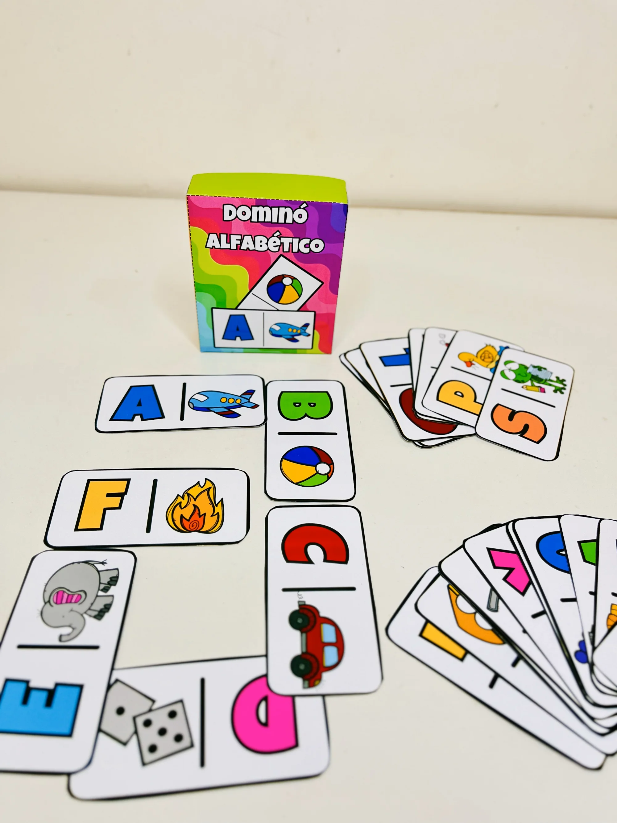 Capa de Dominó Alfabético – Aprendizado Divertido e Eficiente