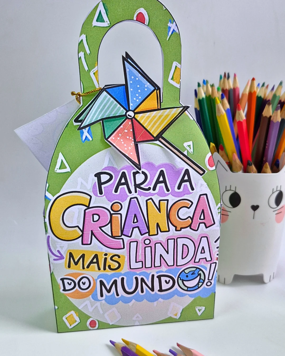 Imagem da galeria 1 de Caixinha e Viseira Para a Criança Mais Linda – Lembrancinha Dia das