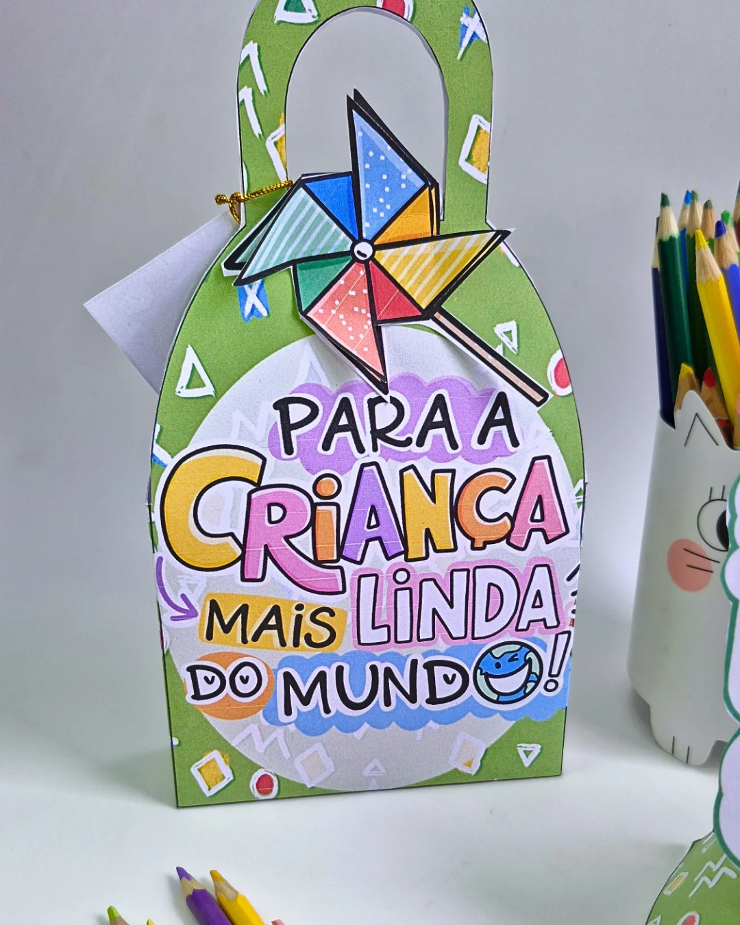 Imagem da galeria 3 de Caixinha e Viseira Para a Criança Mais Linda – Lembrancinha Dia das