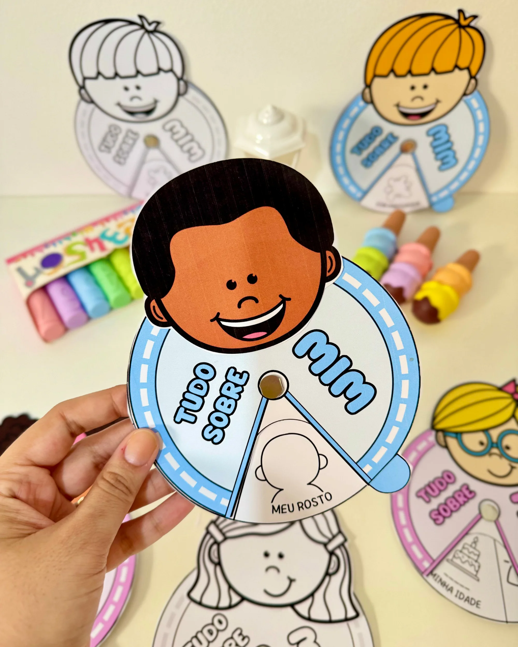 Imagem da galeria 1 de Roleta Tudo Sobre Mim para Educação Infantil e Anos Iniciais