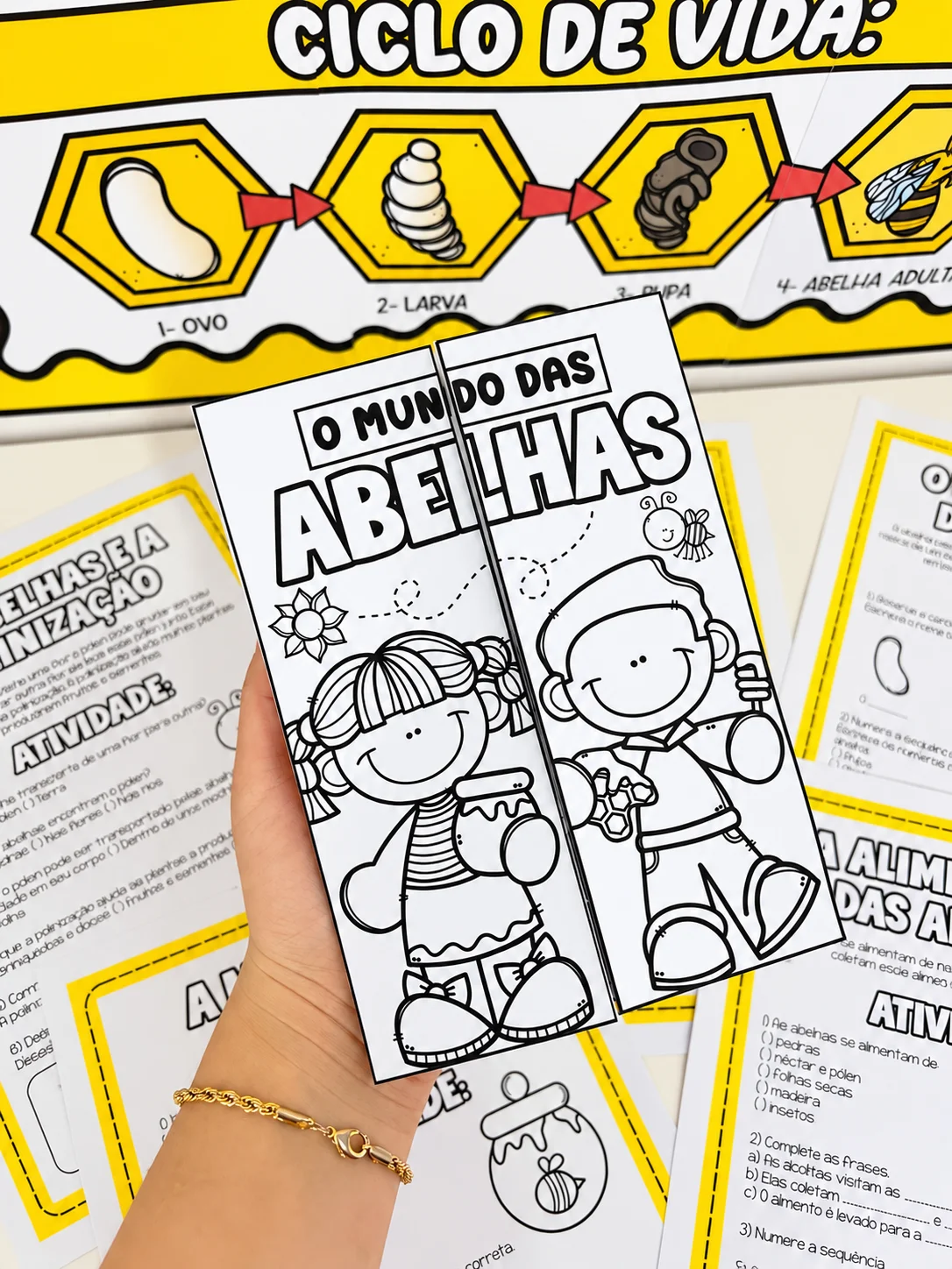 Imagem da galeria 2 de O Mundo das Abelhas Painel 9 Folhas e Atividades - PDF para Imprimir