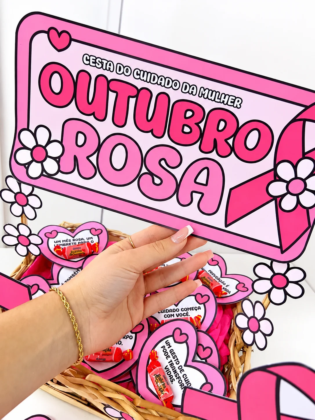 Imagem da galeria 1 de Cesta Outubro Rosa com Mensagens e Lembrancinhas