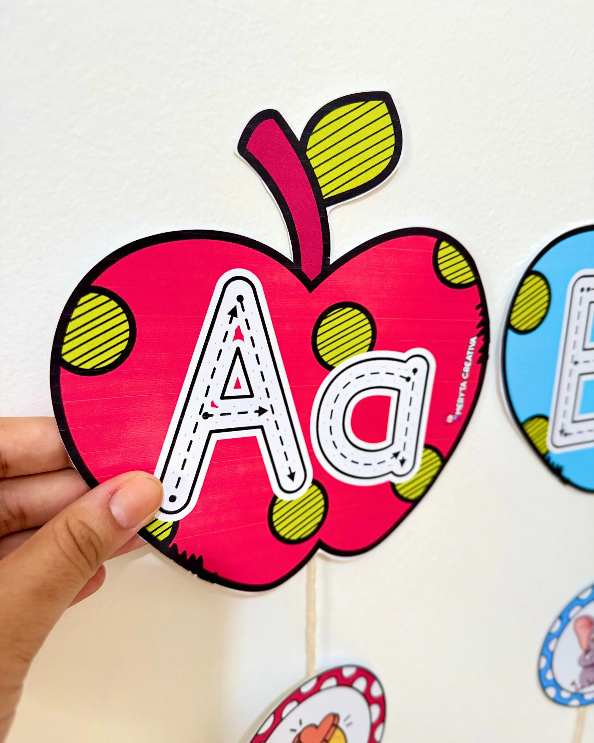 Imagem da galeria 1 de Maçã das Vogais para Educação Infantil e Anos Iniciais