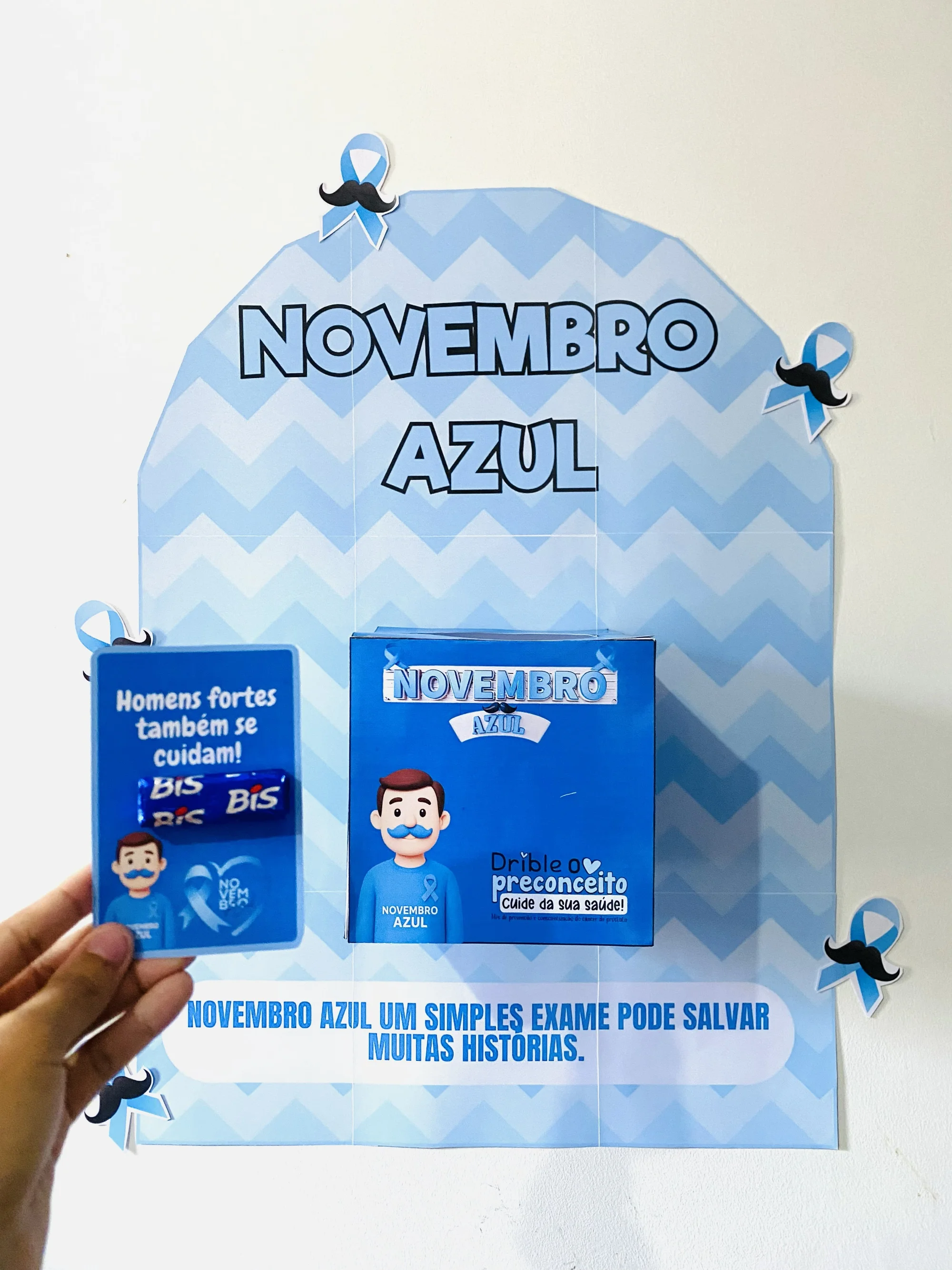 Capa de Painel Novembro Azul com Caixa e 24 Fichas de Conscientização